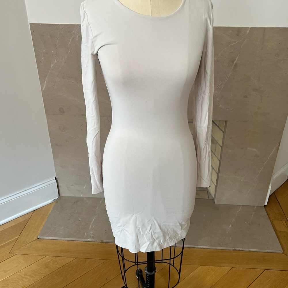 Elegant White Long Sleeve Dress